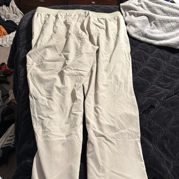 Under Armour, unstoppable, pants size XXL tan. - Picture 7 of 7